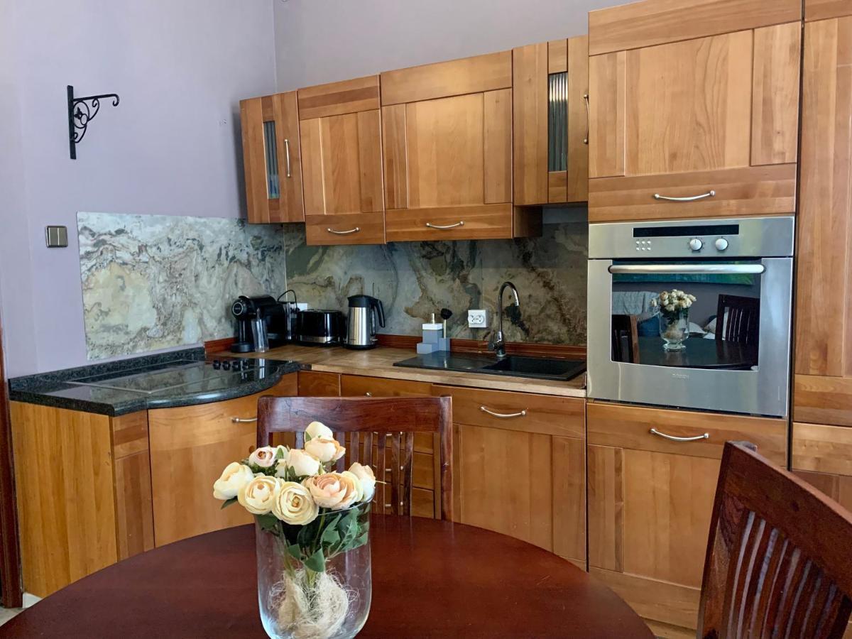 Beautiful And Charming Apartment In The Heart Of The Old Town Варшава Экстерьер фото